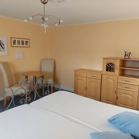 Grosszuegige Mit Viel Platz Zwischen Tollenseesee Und Mueritz *