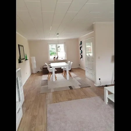 Daire Grosszuegige Mit Viel Platz Zwischen Tollenseesee Und Mueritz *